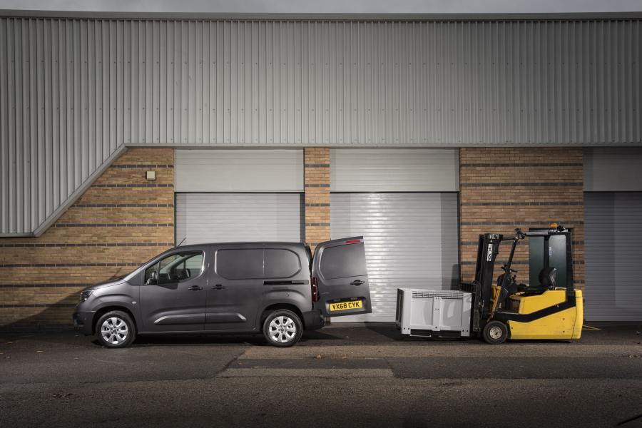  Vauxhall Combo 2018 года  (фото 21 из 24)